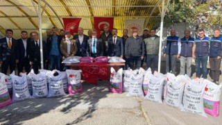 Bozüyükte çiftçilere tohum dağıtıldı