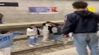 Bursa metrosunda gençlerden akıl almaz hareket