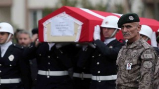 Bursada aile içi şiddet oalyına müdahale ederken şehit olan polis memuru için tören düzenlendi