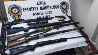 Bursada çok sayıda ruhsatsız silah ele geçirildi