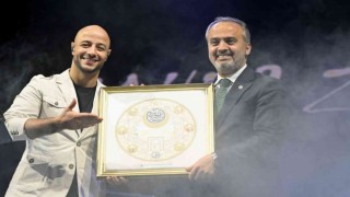 Bursada kültür sanat sezonu Maher Zainle açıldı