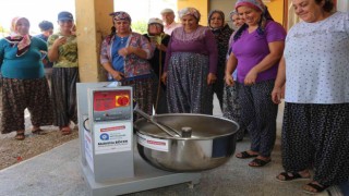 Büyükşehirden Serike hamur yoğurma makinesi desteği