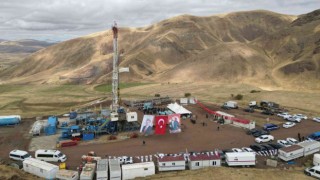 Büyükşehirden yeni bir hamle yatırım daha: Türkiyenin en büyük sondaj platformu Erzurumda