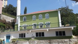 Cami çatısından düşen vatandaş yaralandı