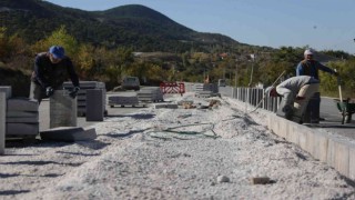 Çamlıca Caddesinde refüj çalışması