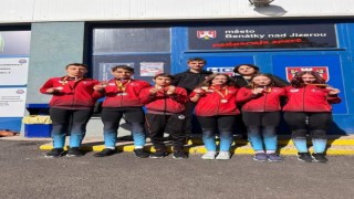 Çek Cumhuriyetinde Short Track Danubia -1 yarışmasında madalya yağmuru