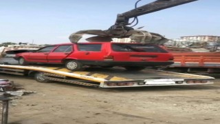 Çekici ile çaldıkları otomobili parçalayan şüpheliler yakalandı