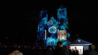 Çekyada ışık festivali renkli görüntüler oluşturdu