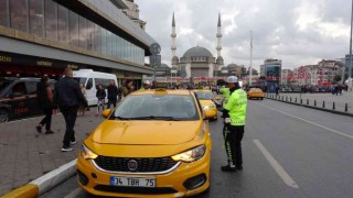 Ceza yiyen taksiciden polise küstah tepki: Bazen size yapılanları hak ediyorsunuz