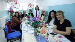Çiçekçilik kursu onlara terapi gibi geliyor