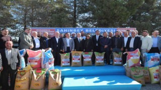 Çiftçilere son 6 ayda 7 bin kamyonluk tohum ve gübre desteği