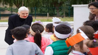 Çocuklar Sokak Hayvanları Tedavi ve Rehabilitasyon Merkezine akın etti