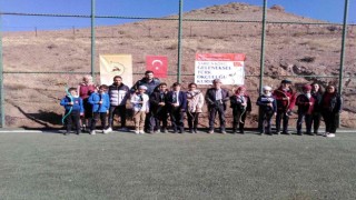 Çocuklara geleneksel Türk okçuluğu kursu veriliyor
