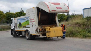 Çöp konteynerleri yıkanarak temizleniyor