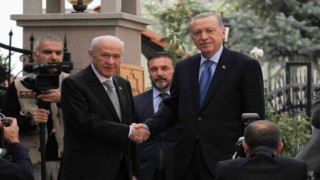 Cumhurbaşkanı Recep Tayyip Erdoğanın Milliyetçi Hareket Partisi (MHP) Genel Başkanı Devlet Bahçeli ile görüşmesi başladı.