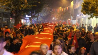 Cumhuriyet Bayramı için metrelerce bayrak açtılar