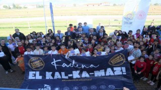 Cumhuriyet coşkusu Gölcükte spor şölenine dönüştü