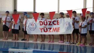 Cumhuriyeti yüzerek kutladılar