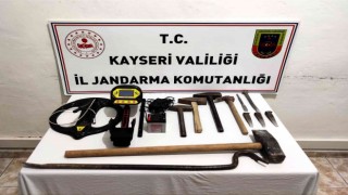 Dedektör ile arama yapan şahıslar suçüstü yakalandı