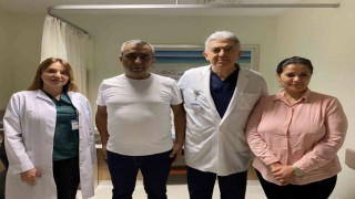 Defalarca kalbi durdu, ECMOya bağlandı, yürüyerek taburcu oldu