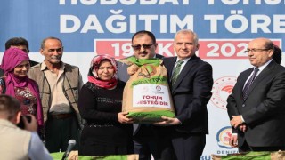 Denizlide 4 bin 892 çiftçiye 1,5 ton sertifikalı tohum desteği