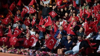 Denizlide Cumhuriyet Konseri izleyenleri mest etti