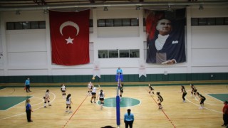 Derincespor Kulübü, Küçük Kızlar Voleybol Liginde ilk müsabakasına çıktı
