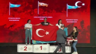 Derya Ceren Çağlayan: “Bayrağımızı şereflendirmek için öne aldım”