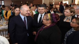 Devrekli kadın muhtarlardan Bakan Soylu ve Vali Kürşata Devrek Bastonu