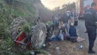 Devrilen traktörün altında kalan sürücü hayatını kaybetti