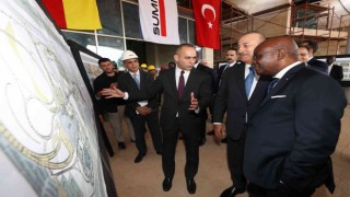 Dışişleri Bakanı Çavuşoğlu, Beninde Türk şirketinin inşa ettiği otelin şantiyesini ziyaret etti