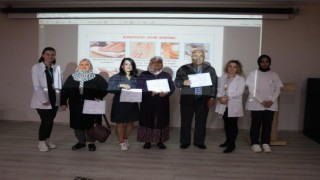Diyabet okulundan mezun olanlara diplomaları verildi