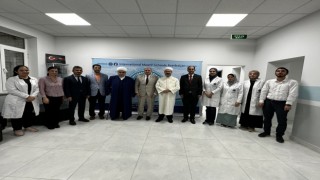 Diyanet İşleri Başkanı Erbaş, TDV Azerbaycan Bakü Türk Lisesini ziyaret etti