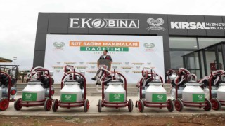 Diyarbakırda yılda 800 bin ton süt elde eden üreticiye süt sağım makinesi dağıtıldı