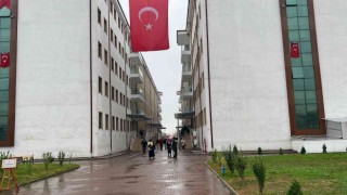 Doğal gaz salınımı öğrenci yurdunu boşalttırdı