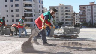 Doğukentte yeni yollar kilitli parkeyle döşeniyor