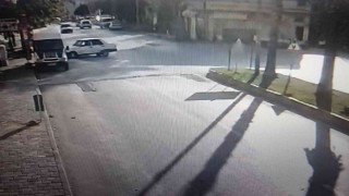 Dönüş yapamayan otomobil motosiklete çarptı