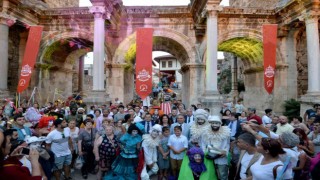 Dünya Kaleiçinde buluşuyor