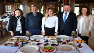 Dünya rekortmeni, Balıkesir kahvaltısıyla tanıştı