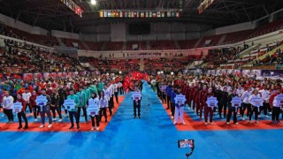 Dünya Ümit Genç U21 Karate Şampiyonasının açılış seremonisi yapıldı