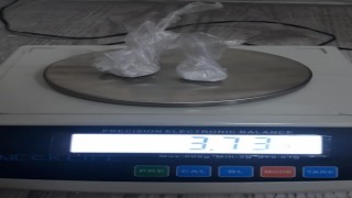 Durdurulan şüpheli araçtan uyuşturucu çıktı