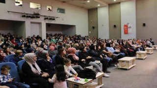 Ebeveynlere Çocuklarınızı sevin uyarısı