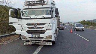 Ehliyetsiz tır sürücüsü kaçtı, lastiklerine ateş edilerek durduruldu