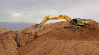 Elazığ İl Özel İdaresi alt yapı çalışmalarını sürdürüyor