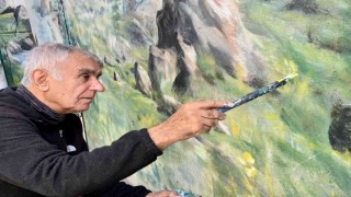 Emekli asker sokakları tuvale çevirdi