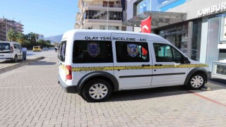 Emekli öğretmen yalnız yaşadığı dairede ölü bulundu