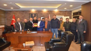 Emniyet Müdürüne teşekkür plaketi