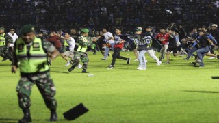 Endonezyada futbol maçında izdiham: 174 ölü, 180 yaralı