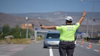 Erzincanda bir ayda 3 bin 774 plakaya ceza yazıldı