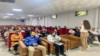 Erzincanda öğrenci velileri ve öğretmenlere suçtan korunma yöntemleri anlatılıyor